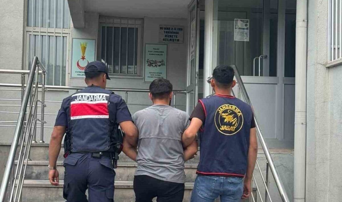 Kayseri’de gerçekleştirilen jandarma operasyonunda, ‘çocuğun nitelikli cinsel istismarı’ suçundan 17