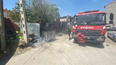 Karaman’da bir çöp konteynerinde çıkan yangın, çevredeki otluk alana yayılmadan