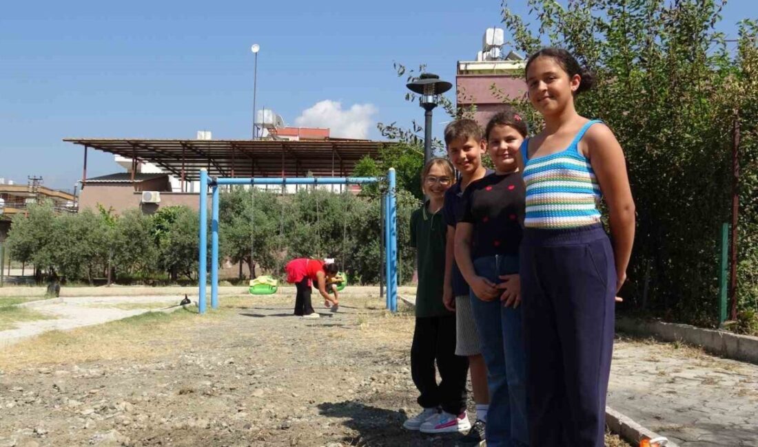 Hatay’da, Arsuz ilçesinde bulunan bir parkta çıkan yangın sonucu oyun