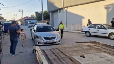Alaca ilçesinde meydana gelen trafik kazasında, alkollü sürücü direksiyon hakimiyetini