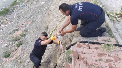 Çorum’un Bayat ilçesinde, Bayat Çayı kenarındaki 6 metrelik istinat duvarından