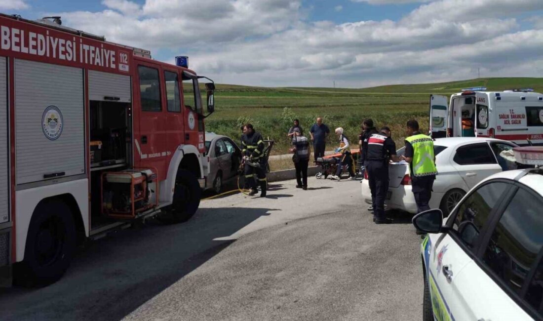 Çorum’un Alaca ilçesinde, bir kavşakta iki otomobilin çarpışması sonucunda 1