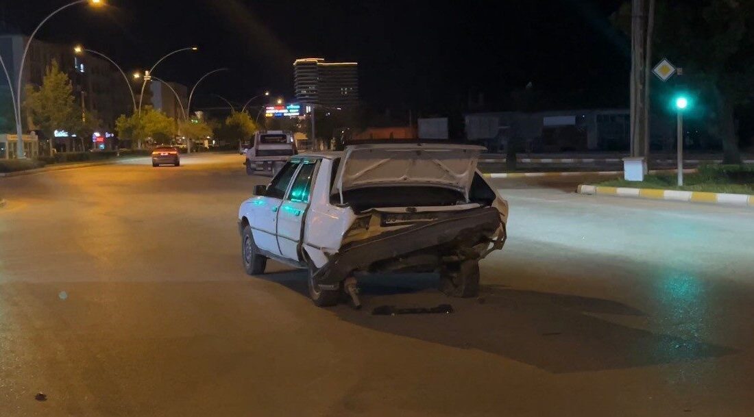 Çorum’da, gece saatlerinde Akşemseddin Caddesi’nde meydana gelen bir kaza haberiyle