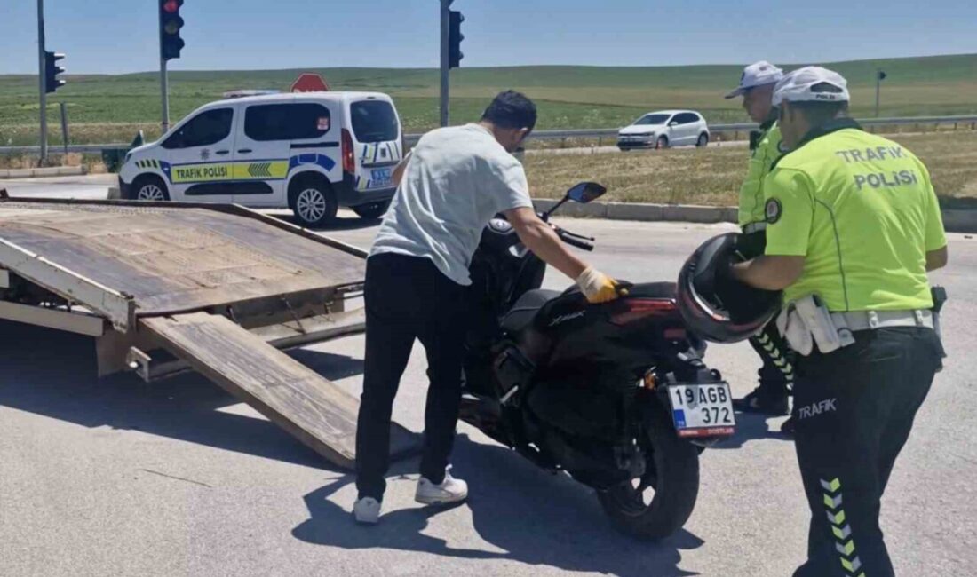 Çorum’un Alaca ilçesinde meydana gelen trafik kazasında, motosiklet ile otomobil