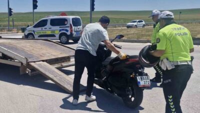 Çorum’un Alaca ilçesinde meydana gelen trafik kazasında, motosiklet ile otomobil