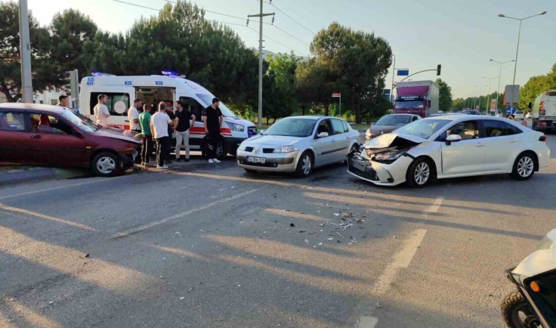 Adapazarı ilçesinde, D-650 karayolunda meydana gelen trafik kazasında, iki otomobilin