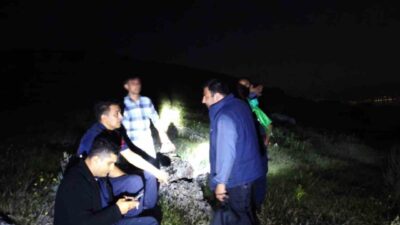 Elazığ’da, dağlık bir bölgede mahsur kalan baba ve oğlu, kurtarma