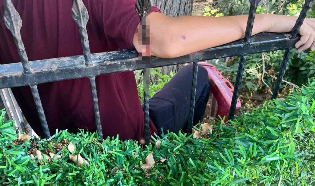 Adana’da bir ortaokulda demir korkuluğun koluna saplanan bir öğrenci, itfaiye