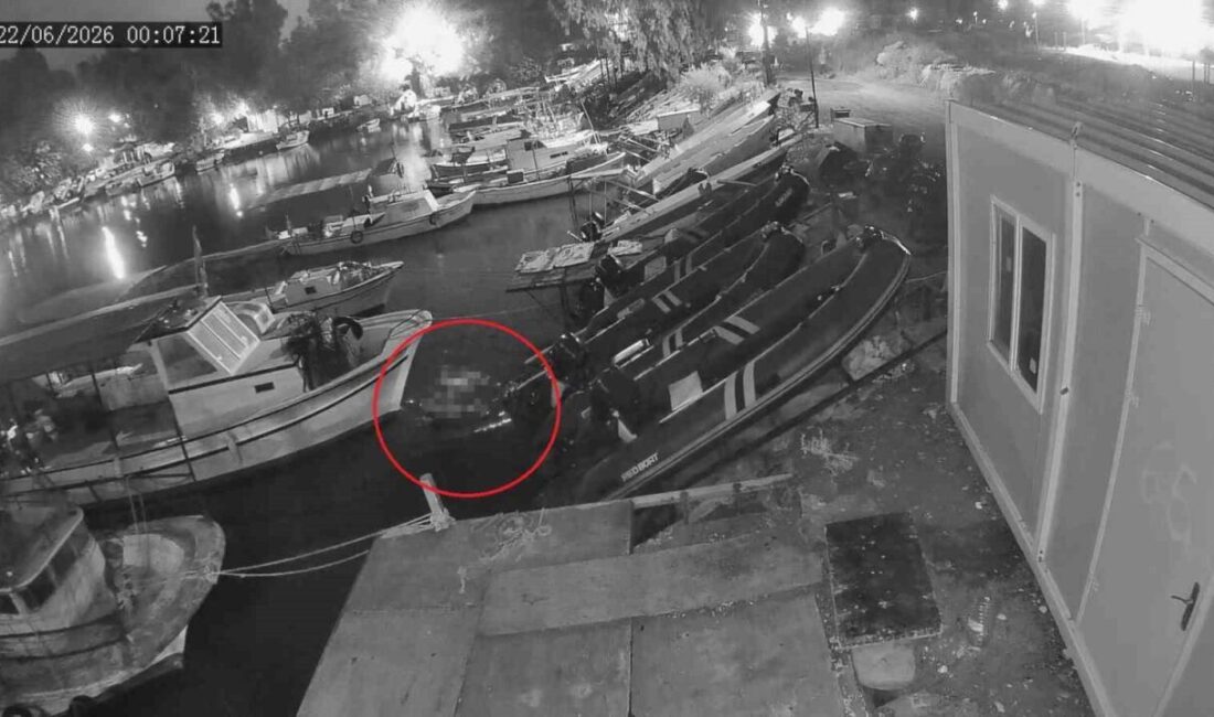 Hatay’ın Payas ilçesinde bir adamın denize düşerek can verme anları