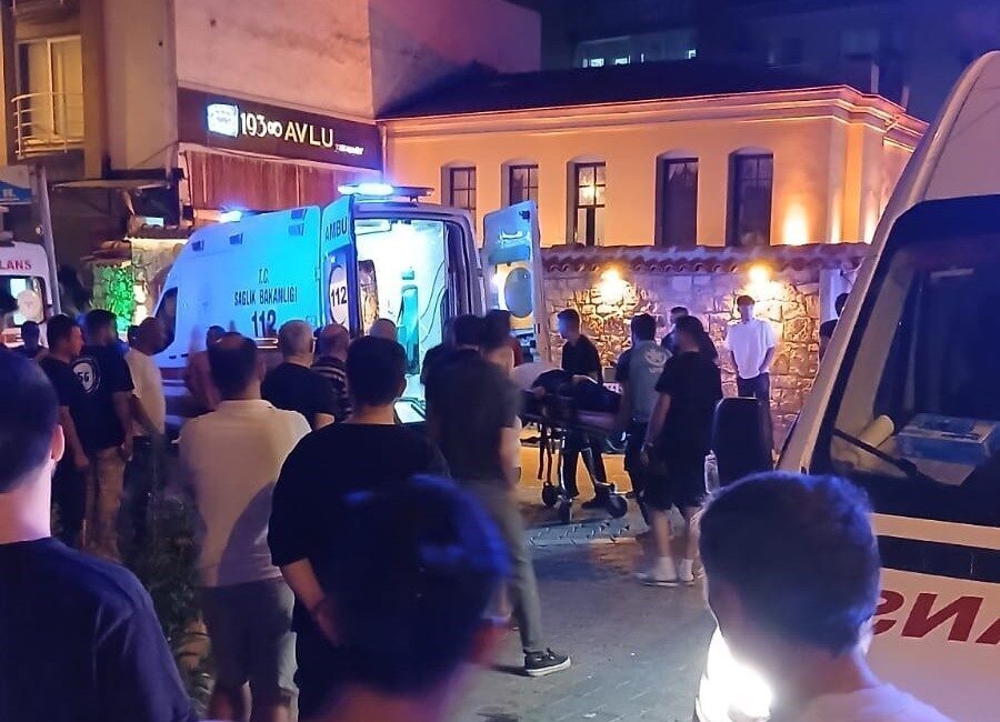 Denizli’nin Pamukkale ilçesinde, gece saatlerinde bir restorana silahlı saldırı düzenlendi