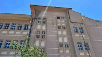 İslahiye İlçesi’nde, “asrın felaketi” olarak nitelendirilen depremlerde ağır hasar alan