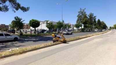 Adıyaman’da, bir sürücünün kontrolünü kaybettiği elektrikli motosikletin devrilmesi sonucu meydana