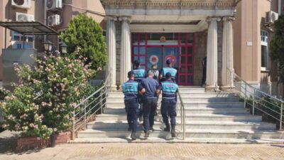 Didim ilçesinde Jandarma ekipleri tarafından yürütülen operasyonda 16 düzensiz göçmen