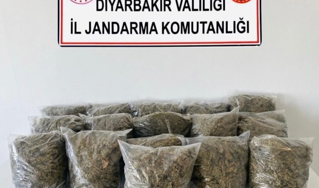 Diyarbakır’da Jandarma ekipleri tarafından yürütülen operasyonlarda 38.5 kilogram esrar ele