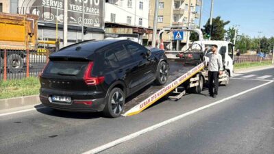 Diyarbakır’da, Sanayi Camii yakınlarında yaşanan bir trafik kazasında, yolun karşısına