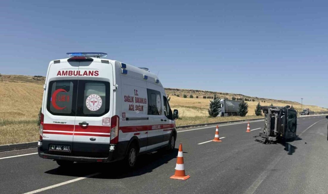 Diyarbakır’ın Çınar ilçesinde aynı yönde seyreden bir otomobil ile hafif