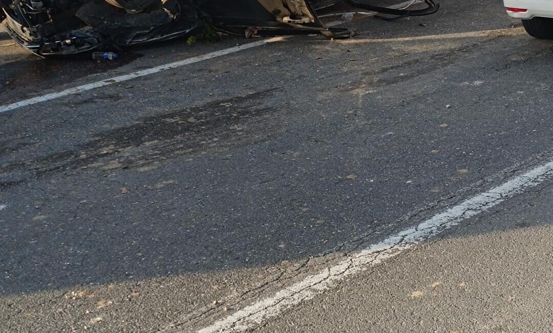 Silvan ilçesinde bulunan Diyarbakır’da bir otomobil, sürücüsünün kontrolünü kaybetmesi sonucu