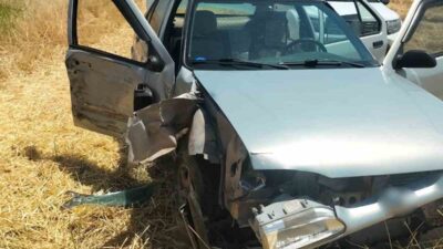 Diyarbakır’ın Çınar ilçesinde meydana gelen trafik kazasında traktör ile otomobil