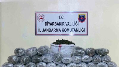 Diyarbakır’da jandarma tarafından gerçekleştirilen operasyonda, 54 kilo 870 gram esrar