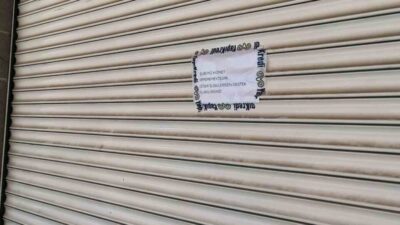 Diyarbakır’ın Sur ilçesinde bulunan Yapı Kredi Bankası Şubesi, kimliği belirsiz