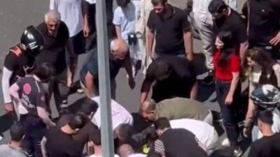 Diyarbakır’ın Kayapınar ilçesinde bir çocuk, yolun karşısına geçmeye çalışırken bir