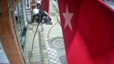 İzmit ilçesindeki Kapanönü Çarşısı’nda meydana gelen olayda, bir kişi dört