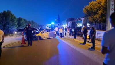 Düzce’de bir düğün salonu önünde meydana gelen trafik kazasında 4