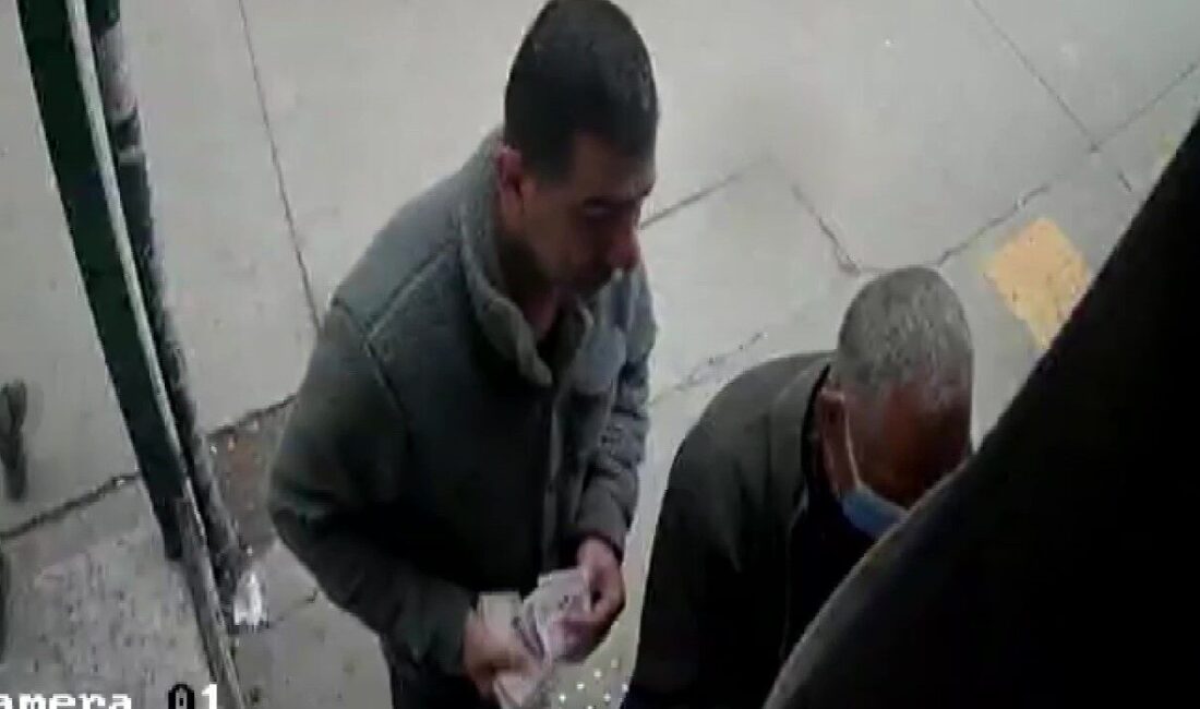 Adana’da bir adam, geçen yıl davetsiz katıldığı düğünlerde para çalma
