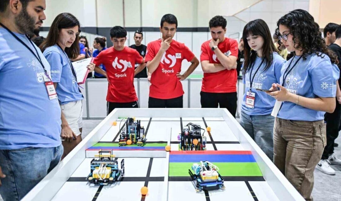 Fuar İzmir’de gerçekleştirilen Dünya Robot Olimpiyatı Türkiye Finali’nde 22 şehirden