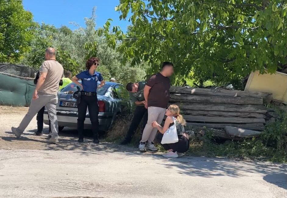 Burdur’da polis ekiplerinin “dur” ihtarına uymayan sürücü, yarım saatlik kovalamacanın