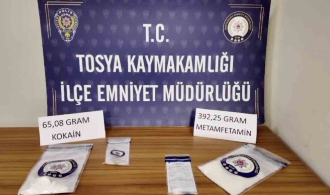 Kastamonu’nun Tosya ilçesinde polis ekipleri tarafından durdurulan bir araçta yapılan