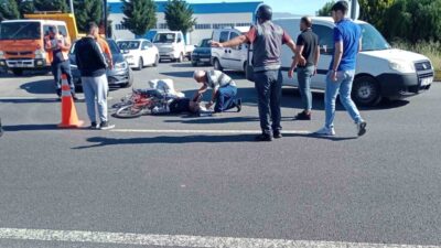 Düzce’de 86 yaşındaki bir bisikletlinin otomobil çarpması sonucu yaralandı. Sabah