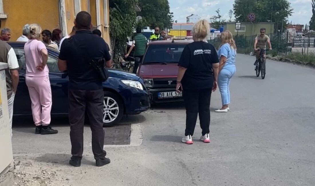 Edirne’de Dilaverbey Mahallesi Darül Hadis Caddesi’nde meydana gelen trafik kazasında,