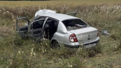 Edirne’nin Uzunköprü ilçesi yakınlarında meydana gelen bir trafik kazasında, otomobilin