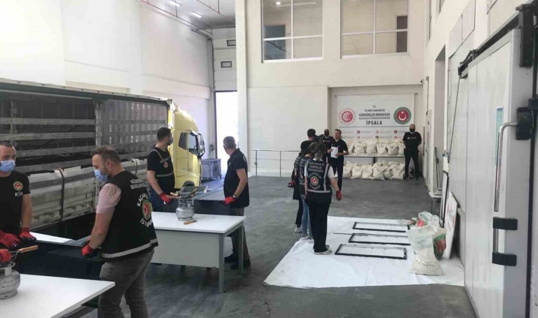 Edirne’deki İpsala Sınır Kapısı’nda durdurulan bir tırda yapılan aramada yaklaşık