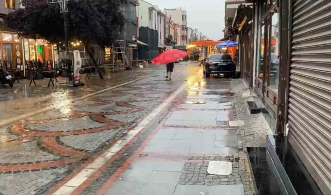 Edirne’de yaşanan şiddetli yağış, günlük yaşamı olumsuz etkiledi. Aniden başlayan