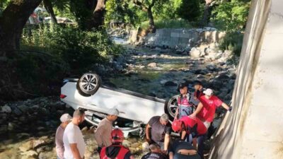 Balıkesir’in Edremit ilçesinde meydana gelen trafik kazasında bir sürücü aracıyla