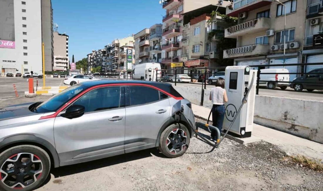 Efeler Belediyesi, boş alanları otoparklara dönüştürerek halka hizmet sunmaya devam