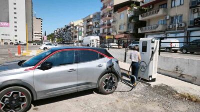 Efeler Belediyesi, boş alanları otoparklara dönüştürerek halka hizmet sunmaya devam
