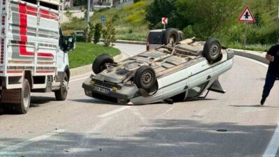 Isparta’nın Eğirdir ilçesinde meydana gelen trafik kazasında bir araç kontrolü