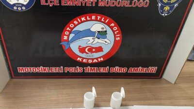 Keşan ilçe merkezinde plakasız motosiklet kullanan ve üzerinde uyuşturucu madde