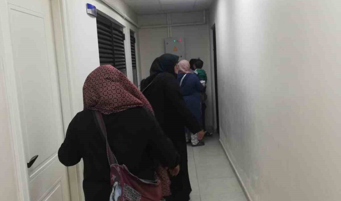 Elazığ’da zabıta ekipleri, dilencilerle ilgili çalışmalarına devam ediyor. Elazığ Belediyesi