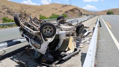 Elazığ’ın Kinederiç rampası mevkiinde meydana gelen trafik kazasında, kontrolü kaybeden