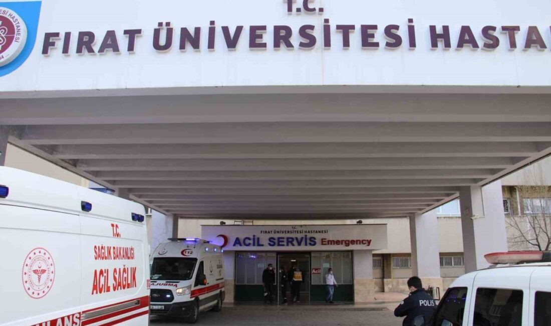Elazığ’da motosiklet sürücüsünün otomobil tarafından çarpması sonucunda ağır yaralanan ve