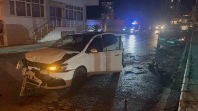 Elazığ’da meydana gelen trafik kazasında üç otomobilin çarpışması sonucunda 3