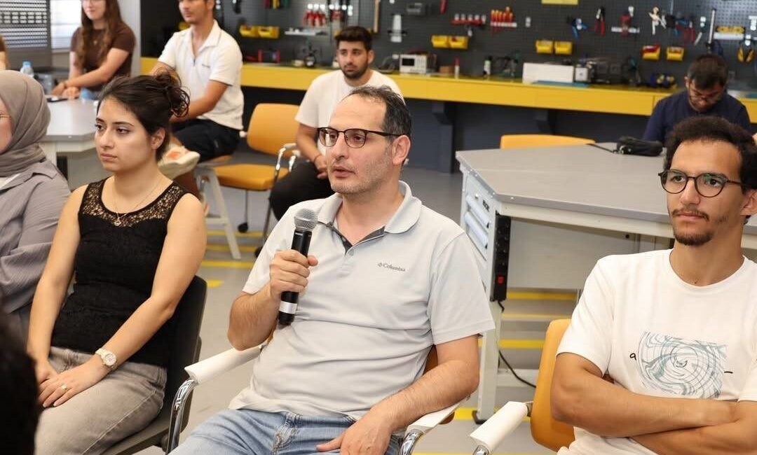Sinop’ta yapılan bilim söyleşisinde, elektrikli araç teknolojileri ve batarya geri