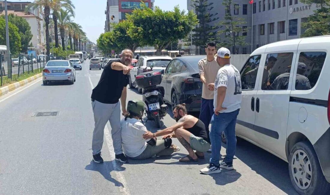 Manavgat ilçesinde bir mini elektrikli araç ile motosikletin çarpışması sonucunda