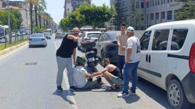Manavgat ilçesinde bir mini elektrikli araç ile motosikletin çarpışması sonucunda