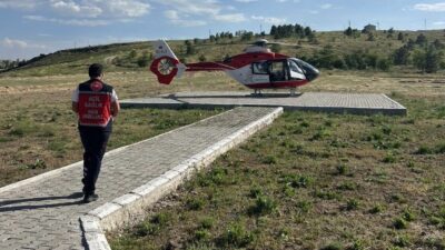 Erciş Devlet Hastanesi’nde tedavi gören 6 günlük bir bebek, ileri