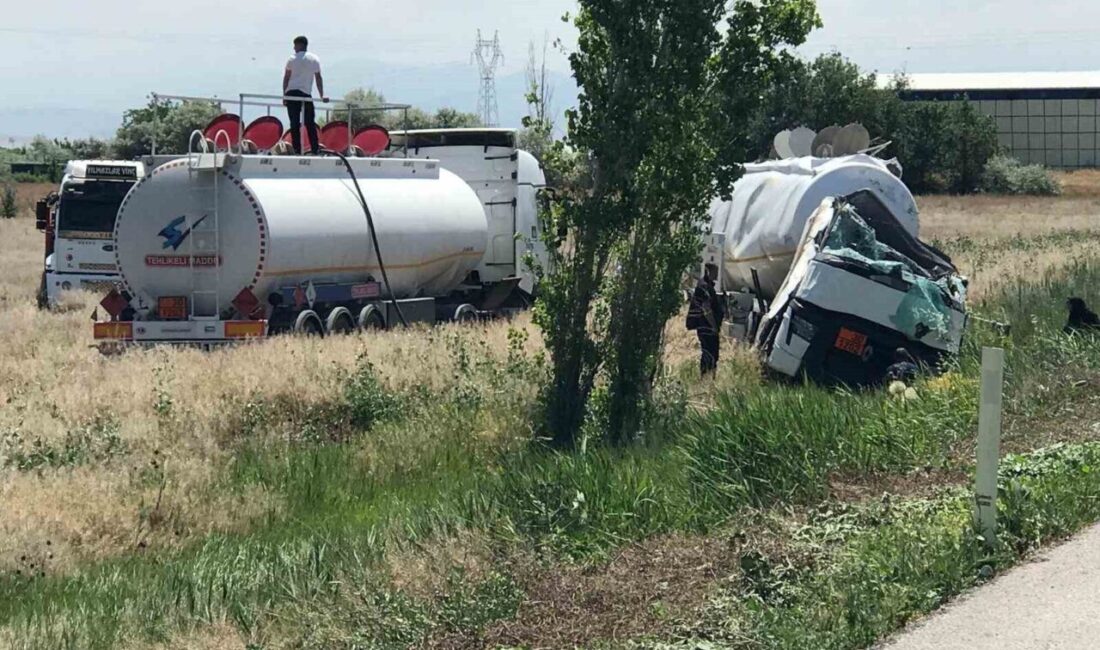 Konya’nın Ereğli ilçesinde bir tankerin kontrolden çıkarak şarampole devrilmesi sonucunda